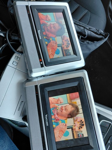 Venturer dual screen - venturer, portable
